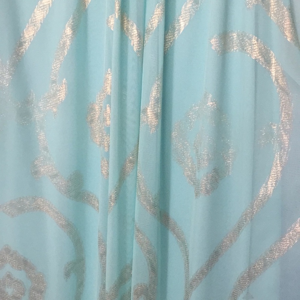 Formal Dress - Picture 3 of 6